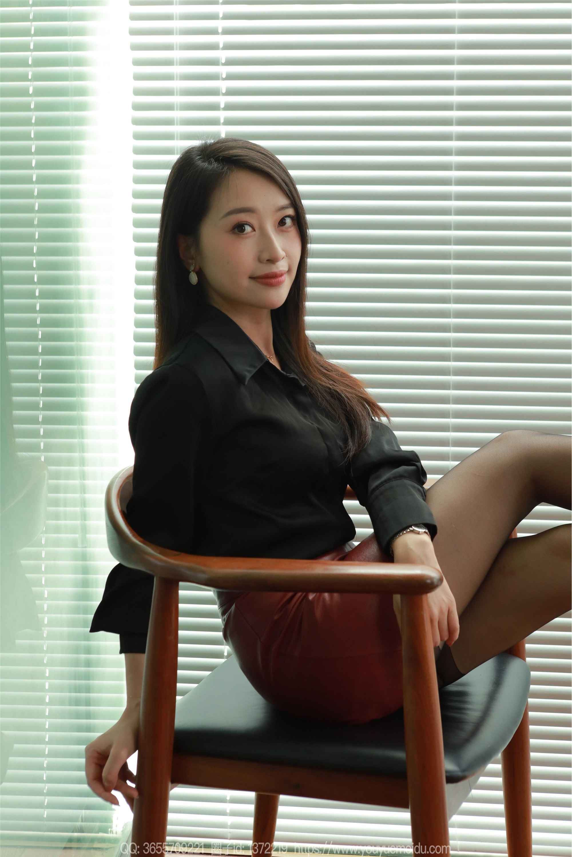 IESS异思趣向  2024.10.28 丝享家 1883 小婕《红棕丽人》